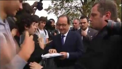 Il sèche les cours pour voir Hollande : le président lui signe un mot d'absence