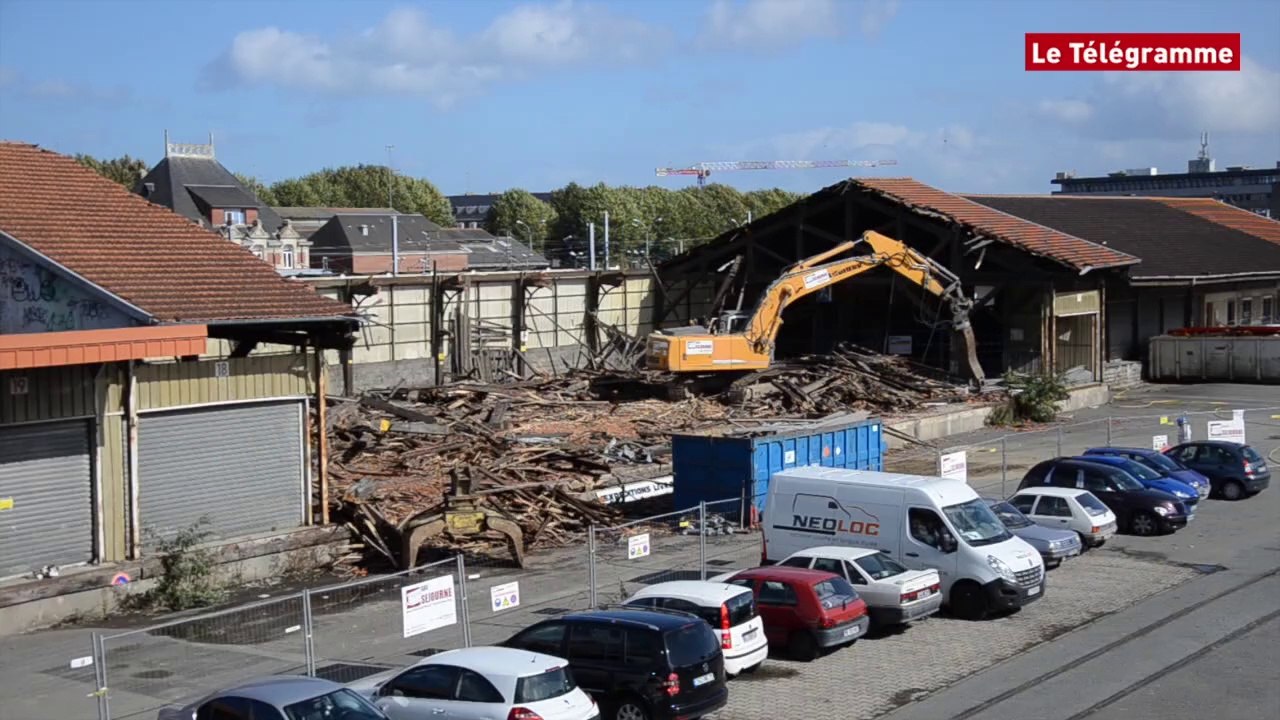 Saint-Brieuc. Gare : la déconstruction des bâtiments de la Sernam a commencé
