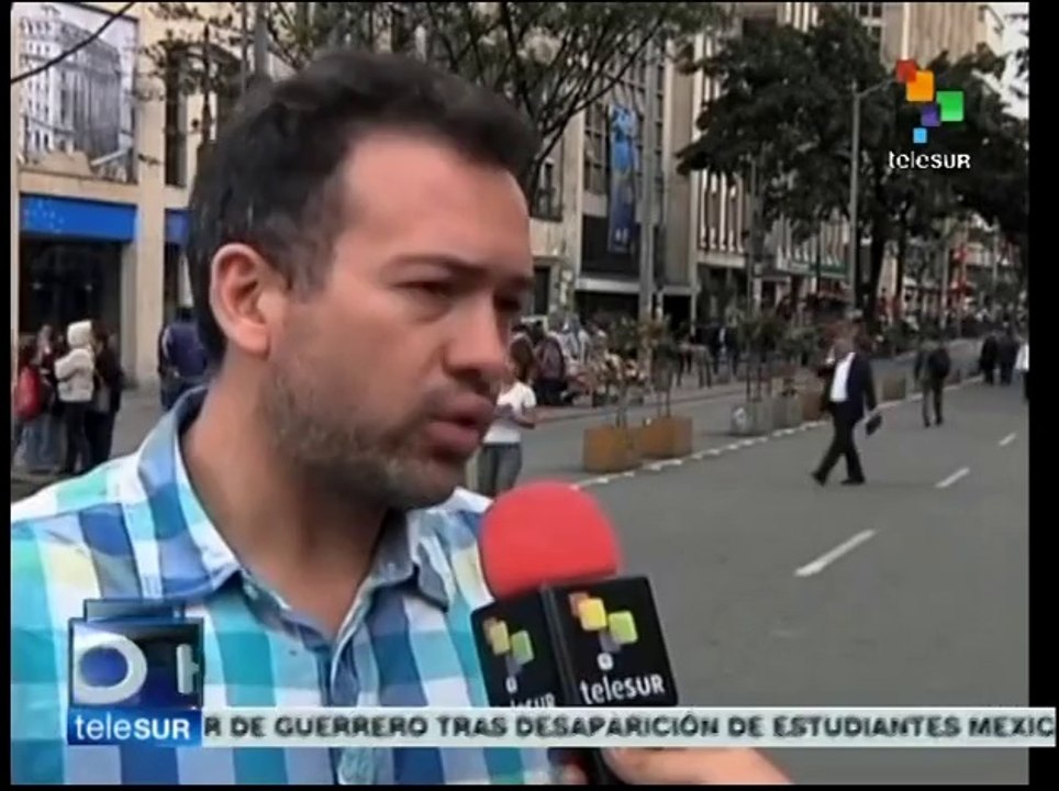 J. Manuel Santos critica a Uribe por buscar negociar con la guerrilla
