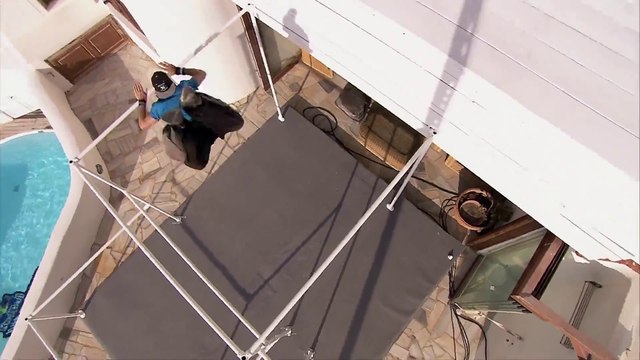 The best Freerunners playing Across Rooftops in Greece