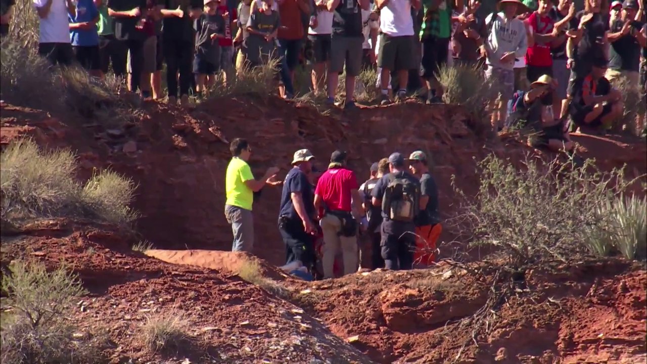 Un rider MTB tente le plus gros Front Flip jamais fait! Red Bull Rampage