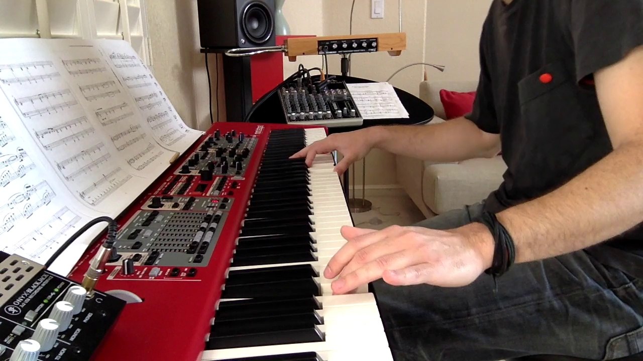 Craig Armstrong - Balcony Scene (Romeo + Juliet) [piano + synth]