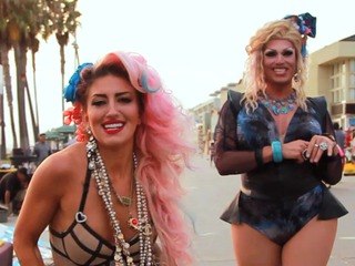 Neon Hitch - Wannabe