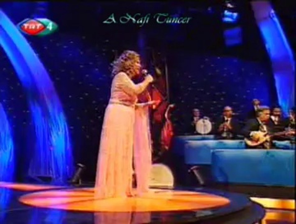 Bedia AKARTÜRK ♥Şu Dalma'nın Dağını Duman Bürüdü♥