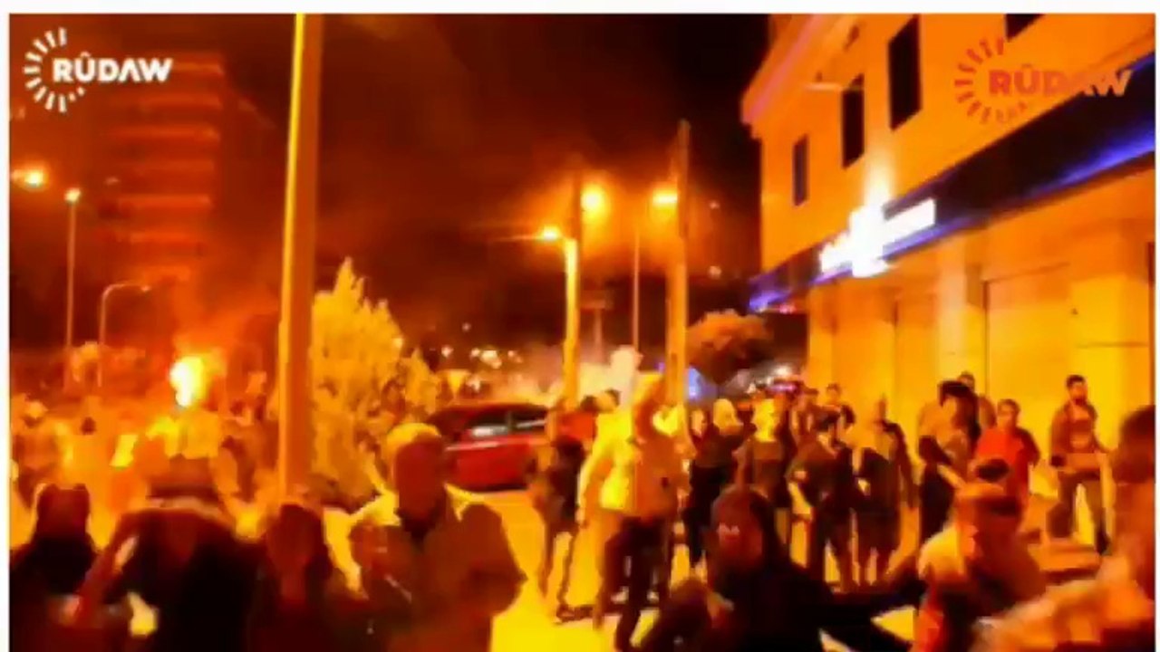 Amed, ji bo Kobaniyê li ser piyan e..Li gelek deverên bakurê Kurdistanê ji bo Kobaniyê çalakî..