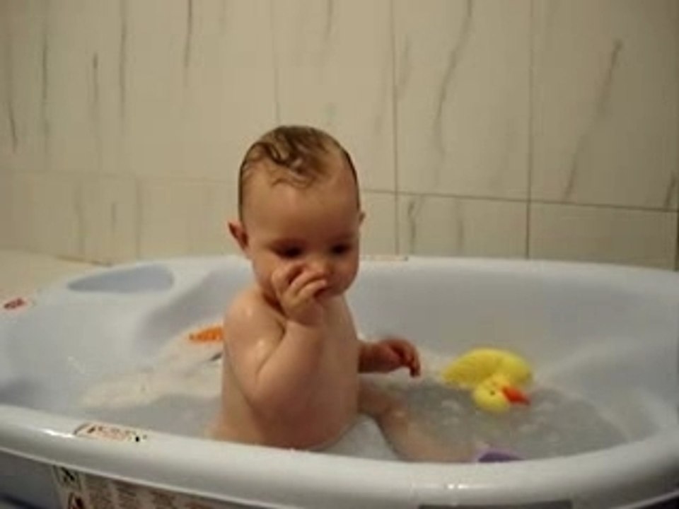Clara dans son bain (21 Janvier 2005)