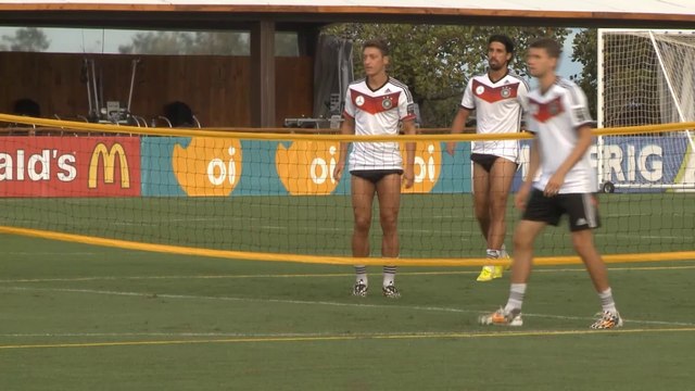 Ozil nie zagra przez 12 tygodni