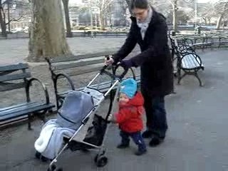 ethan et la poussette