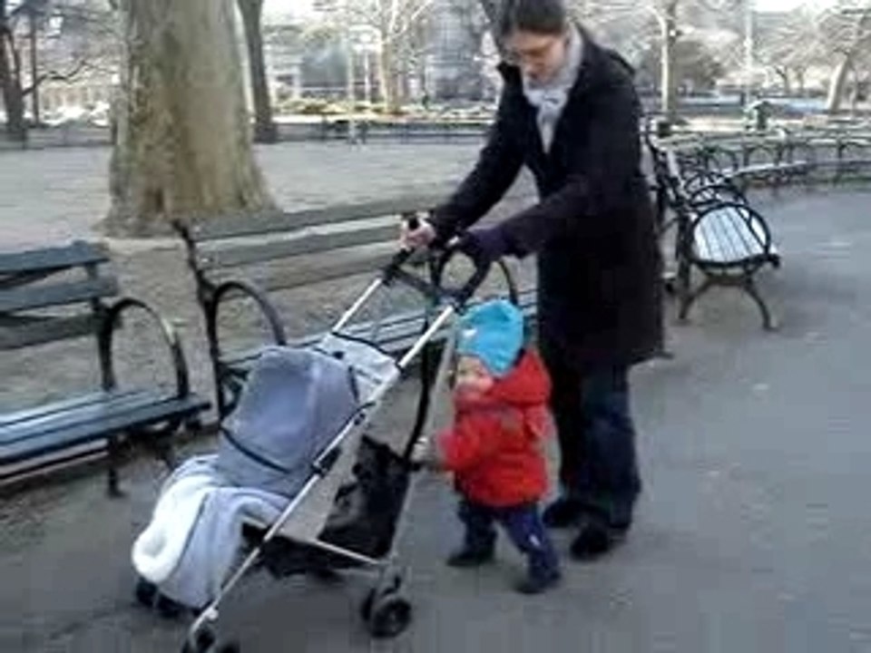 ethan et la poussette