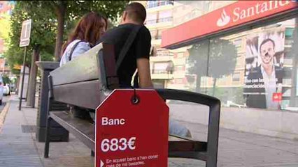 Alzira lucha contra el vandalismo urbano con etiquetas con precios