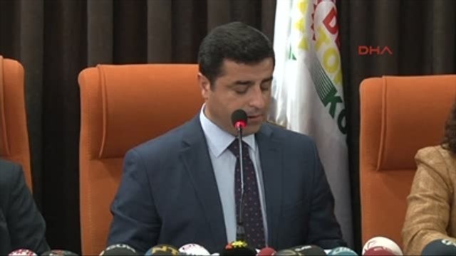 Hdp Eşgenel Başkanları Diyarbakır'da Basın Toplantısı Düzenledi 3