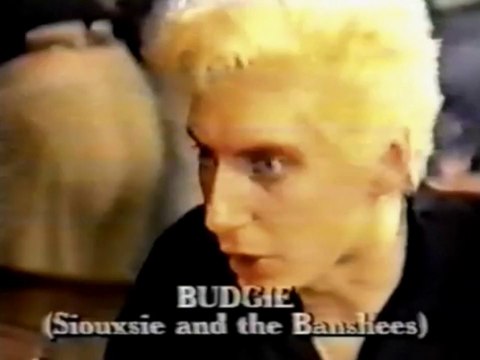 SIOUXSIE & THE BANSHEES – Budgie rare i/v ('Music Box', UK TV, 10 April 1985)