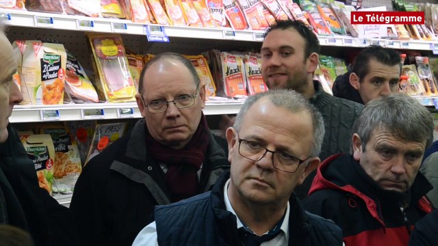 Prix du porc. Les producteurs se rendent au Carrefour de Langueux.