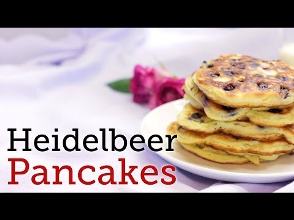 Rezept - Buttermilch-Pancakes mit Heidelbeeren (Red Kitchen - Folge 246)