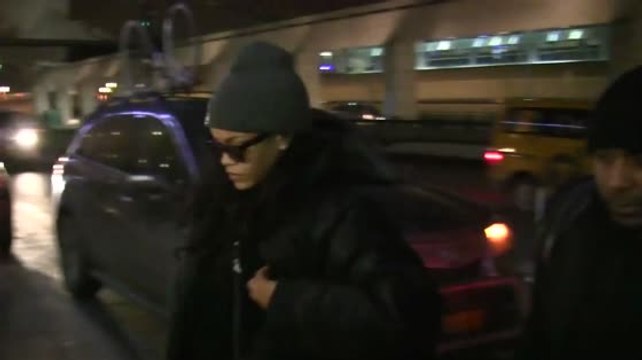 Rihanna ist merklich erschüttert über den Tod ihres Freundes