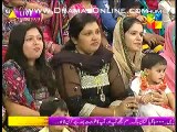 Sanam Jung ne gusse me akar aik rote huye bache ko uski maa se alag kardia