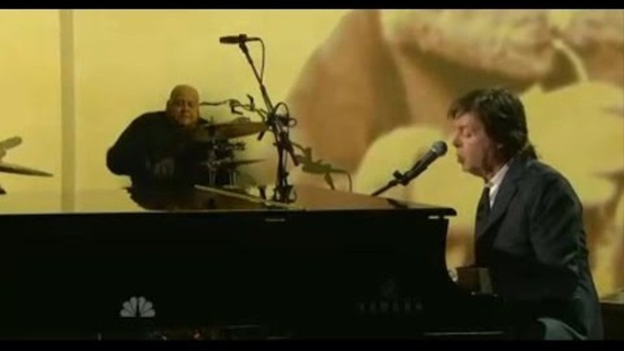 WOw ! Paul Mccartney Performance Live On Snl 40th Anniversary show (Review) Sounds Like crap WTF ! !