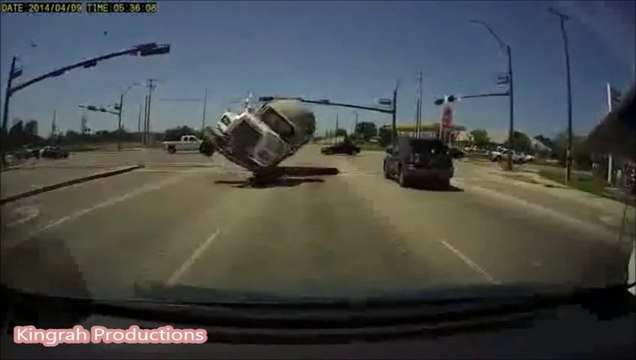 Shocking-accident-Caught-on-Cam-Aeroplan-Accicent-Tornado-Animals-Road-accident-Air-Crash-caught-Cam-Train-accident-Truck-accident-Missile-rain-down-Ukraine