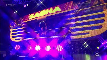 Sasha Banks vs Blue Pants