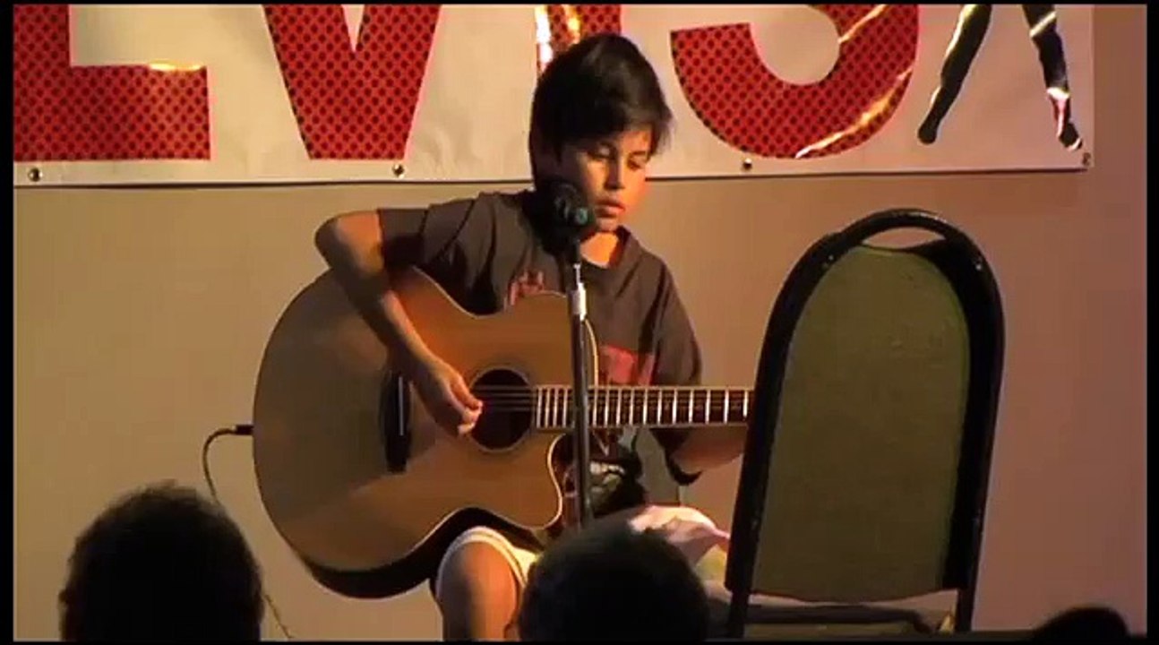 Alham sings Lawdy Miss Clawdy at Elvis Week 2012 in Memphis