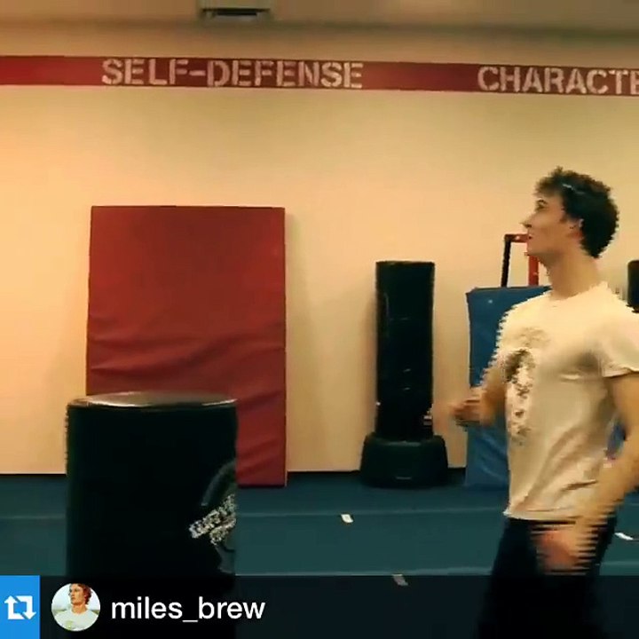 Jolis coups de pieds d'Oliviamarie Fitness