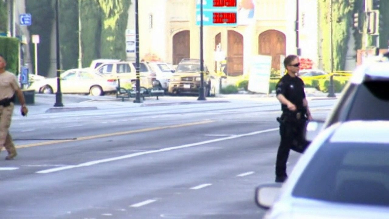 Hollywood bomb threat causes false alarm near site of Oscars