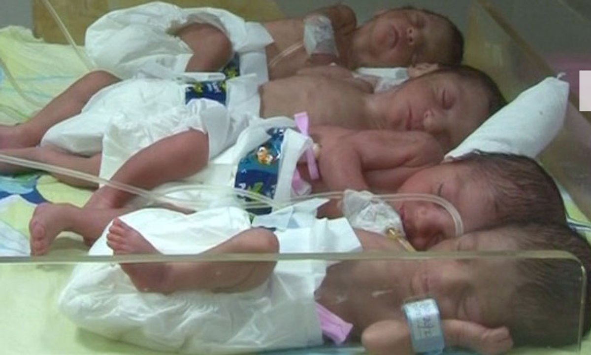 Woman Gives Birth to 4 Babies at Once in Lahore
