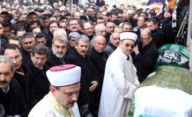 Davutoğlu'nun Katıldığı Cenazede Alperenler Tekbir Getirdi