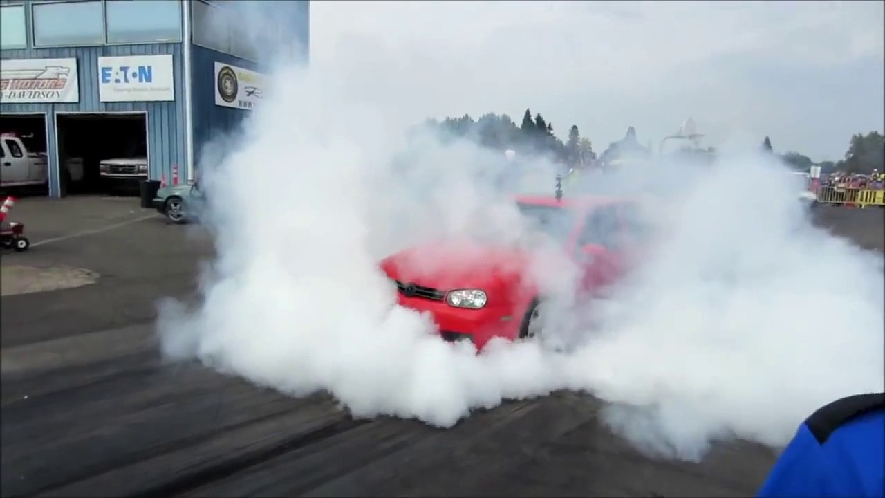 GOLF R32 CRAZY  Burnout