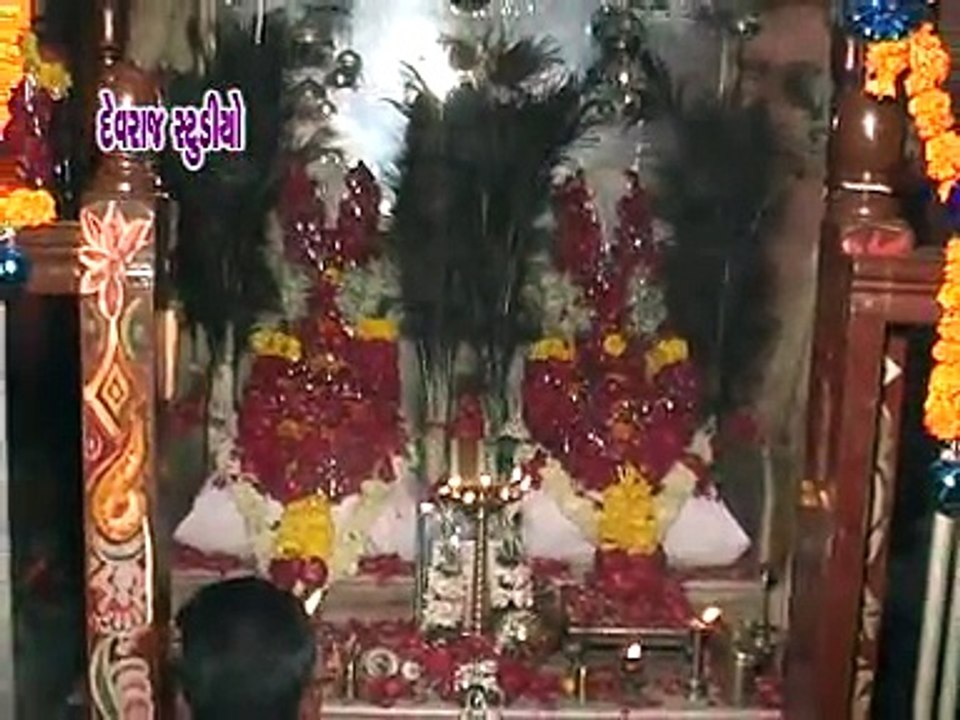 Aarti Uatro Mere Satguru Ki | Gujrati Devotional "Satguru Maharaj Ji Ki Aarti"  Full HD Video | Bheekhudan Gadhavi | Devraj Studio | 2015