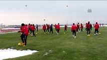 Gençlerbirliği ile Karşılaşacak Balıkesirspor, Pas ve Hava Topu Çalışması Yaptı