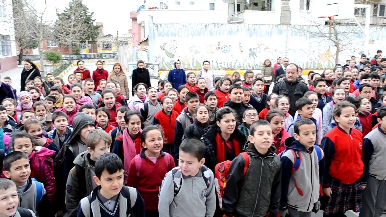 BAKIR MAHALLESİNDEKİ ATATÜRK HİLMİ BAKIRLI OKULUNDA BİR İSTİKLAL MARŞI