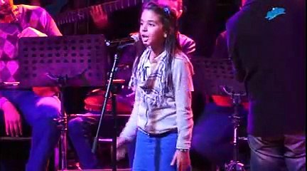 small girl very amazing voice song must watch 2015