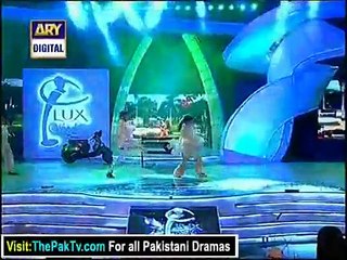 Faysal Qureshi `s dance in LUX STYLE AWARDS 2012