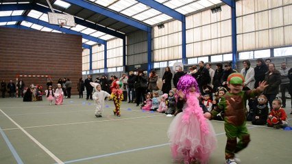 Les petites sections défilent