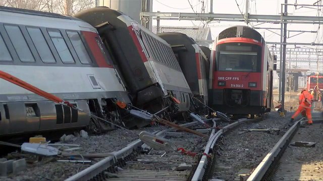 Colisionan dos trenes en Suiza