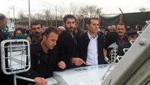 Siirt’te Polis  Akrep Aracını Halkın Üzerine Sürdü 2 Kişi Yaralandı