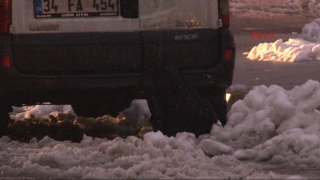 Dha İstanbul - Beyoğlu'nda Fünyeyle Patlatılan Şüpheli Çantadan Okul Malzemesi Çıktı