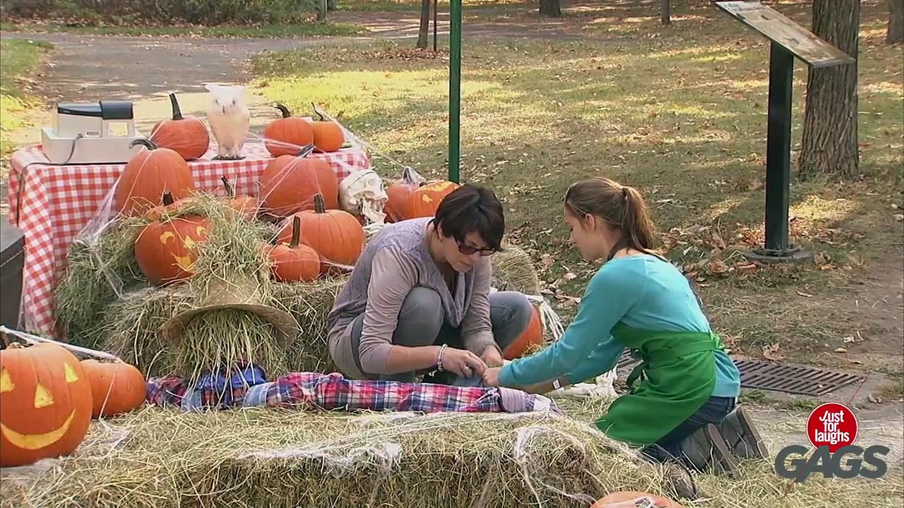 Scary Scarecrow Prank