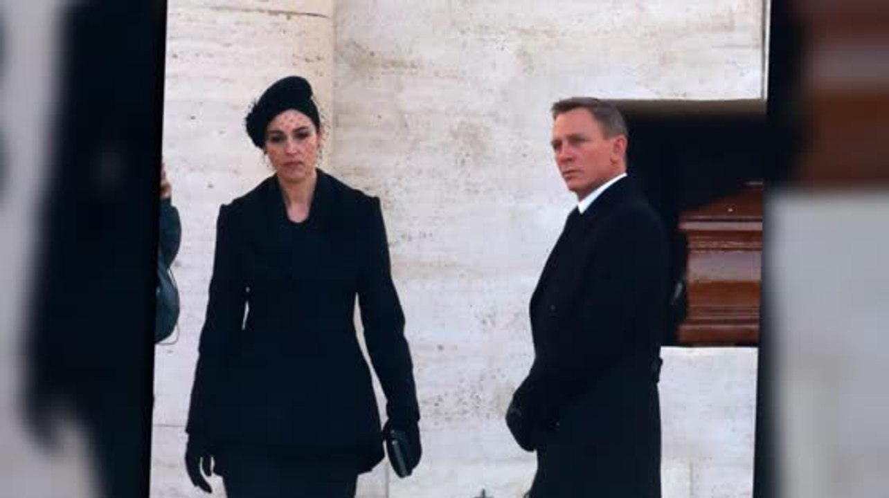 007 Daniel Craig und Monica Bellucci drehen eine Beerdigungsszene für Spectre