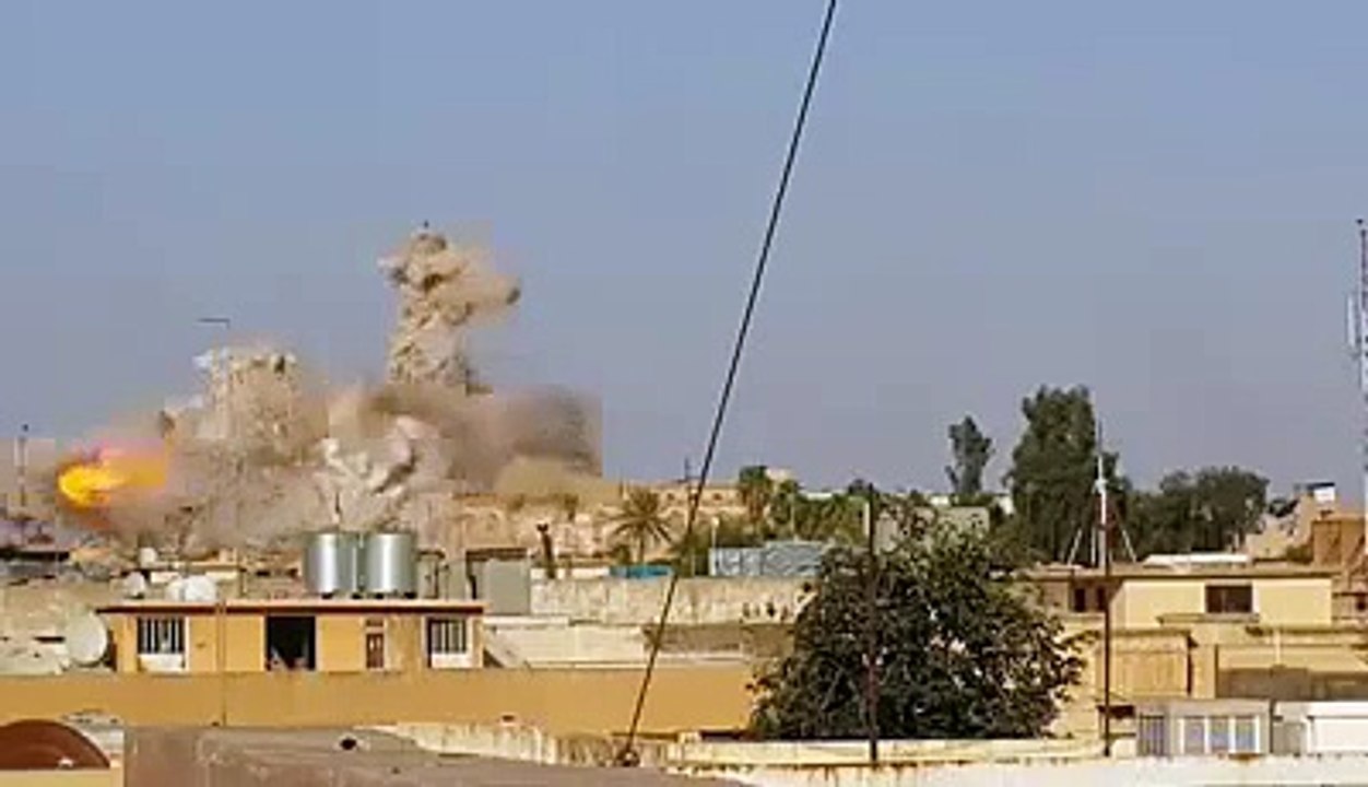 لحظة انفجار مرقد نبي الله يونس في الموصل من قبل داعش