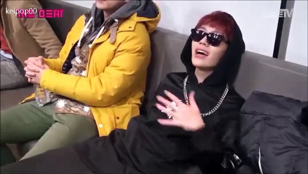 BTOB Ilhoon and Eunkwang singing to Bobby's L4L