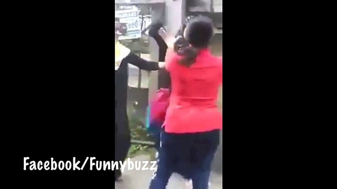 HIJABAN Vs NON - HIJABAN (Girls Fight)