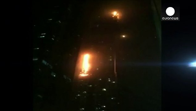 Arranha-céus evacuado no Dubai devido a incêndio no 50.° andar