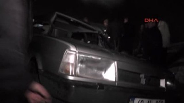 Muş Yük Treni Hemzemin Geçitte Otomobile Çarptı 2 Yaralı