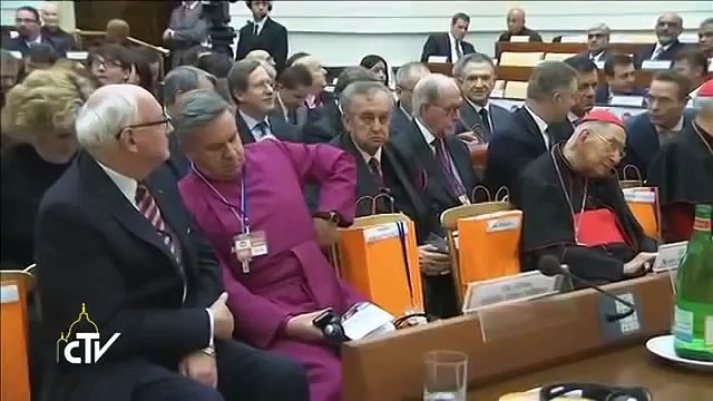 Mata Amritanandamayi (Amma) meets Pope Francis - Declaration against Slavery