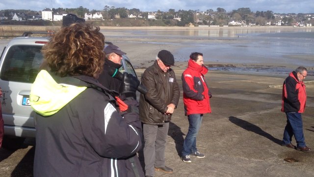 Manif sur le port de Morgat