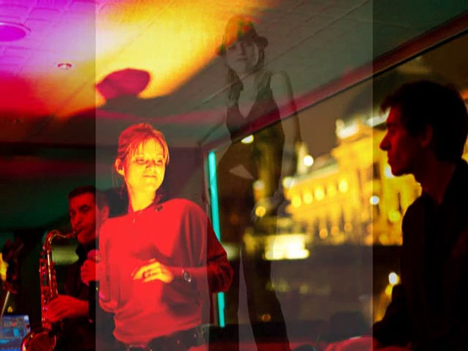 Medley de titres pour un cocktail ou vin d'honneur de mariage, chanteuse professionnelle sur Lyon, Rhône Alpes, Bourgogne et Suisse.  Jazz, soul, blues, variété,.... répertoire tous styles pour une animation personnalisée