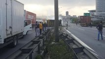 İstanbul TEM'de Trafiği Kilitleyen Kaza