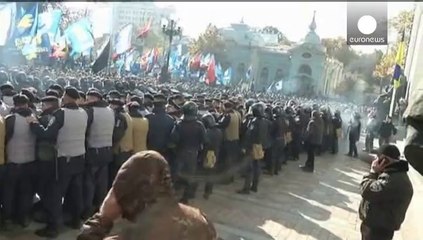 La extrema derecha ucraniana provoca la suspensión del pleno del Parlamento